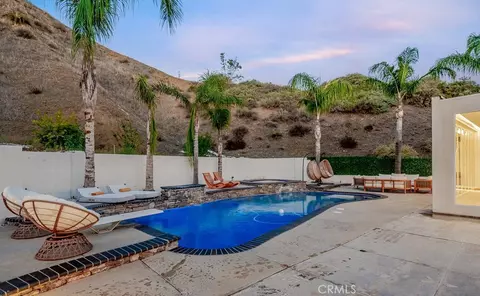 Exterior - 28491 Nicholas Cir, Saugus, CA 91350 photo 11 of 11