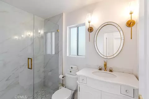 Bath - 28491 Nicholas Cir, Saugus, CA 91350 photo 3 of 6