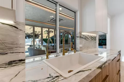 Kitchen - 28491 Nicholas Cir, Saugus, CA 91350 photo 5 of 7