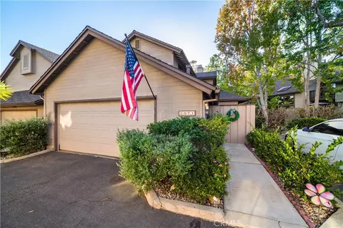 2071 Meadow Vw, Costa Mesa, CA 92627