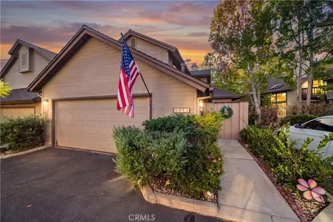 2071 Meadow Vw, Costa Mesa, CA 92627