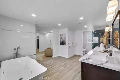 Bath - 56 Monticello, Irvine, CA 92620 photo 3 of 3