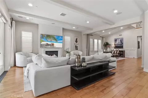 Living - 10 Shadybend, Irvine, CA 92602 photo 3 of 4