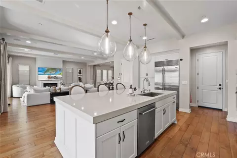 Kitchen - 10 Shadybend, Irvine, CA 92602 photo 4 of 5