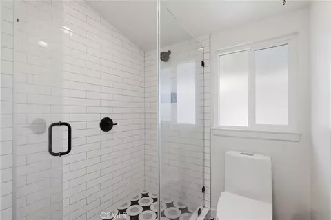 Bath - 421 Larry Ln, Placentia, CA 92870 photo 6 of 7