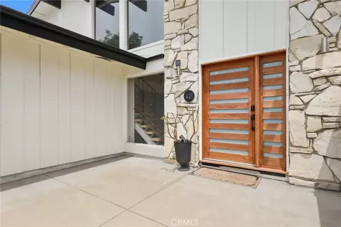 Entry Way - 421 Larry Ln, Placentia, CA 92870 photo 1 of 3