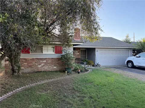628 S Starboard St, Santa Ana, CA 92704