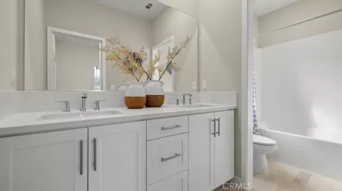 Bath - 2014 Pyrenes Pl, Santa Paula, CA 93060 photo 1 of 1