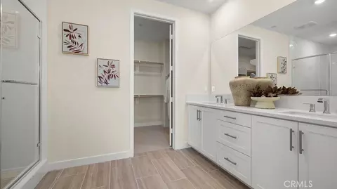 Entry Way - 2014 Pyrenes Pl, Santa Paula, CA 93060 photo 3 of 4