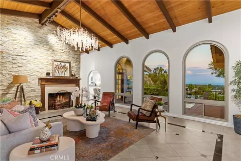 821 Guanajuato Dr, Claremont, CA 91711