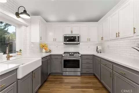 Kitchen - 11678 Sueno Ct, Fontana, CA 92337 photo 2 of 4