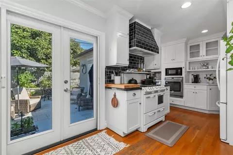 Kitchen - 3442 N Studebaker, Long Beach, CA 90808 photo 4 of 6