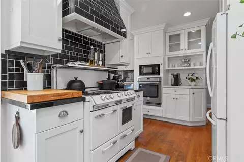 Kitchen - 3442 N Studebaker, Long Beach, CA 90808 photo 5 of 6