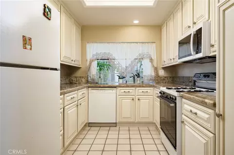 Kitchen - 13576 Eucalyptus St, Tustin, CA 92782 photo 1 of 1