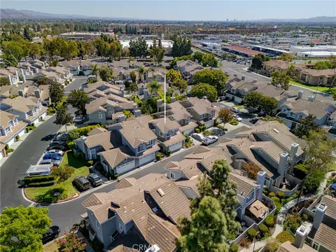 View/Area - 13576 Eucalyptus St, Tustin, CA 92782 photo 4 of 7
