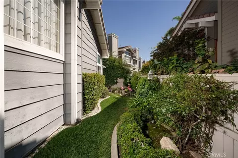 Exterior - 13576 Eucalyptus St, Tustin, CA 92782 photo 5 of 7