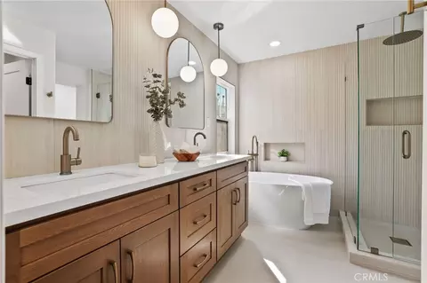 Bath - 58 Potters Bnd, Ladera Ranch, CA 92694 photo 1 of 6