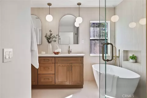 Bath - 58 Potters Bnd, Ladera Ranch, CA 92694 photo 4 of 6