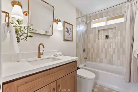 Bath - 58 Potters Bnd, Ladera Ranch, CA 92694 photo 5 of 6