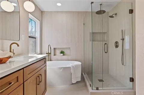 Bath - 58 Potters Bnd, Ladera Ranch, CA 92694 photo 2 of 6