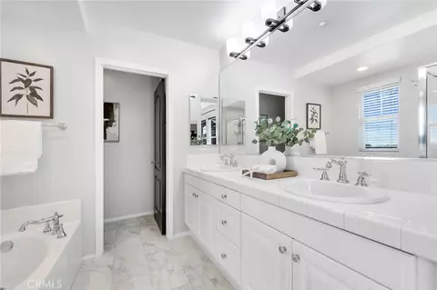Bath - 34 Clifford Ln, Ladera Ranch, CA 92694 photo 4 of 5