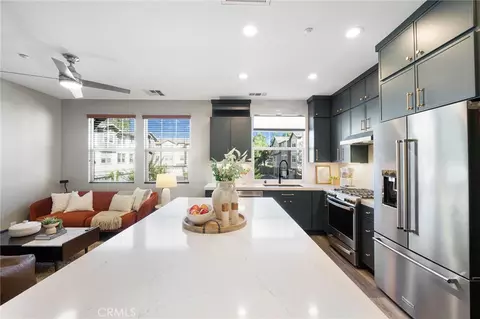 Kitchen - 34 Clifford Ln, Ladera Ranch, CA 92694 photo 3 of 7