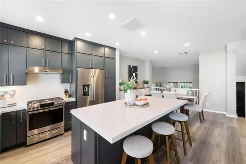 Kitchen - 34 Clifford Ln, Ladera Ranch, CA 92694 photo 6 of 7