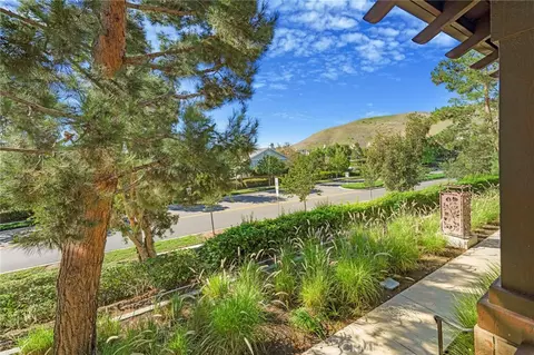 Exterior - 34 Clifford Ln, Ladera Ranch, CA 92694 photo 2 of 9
