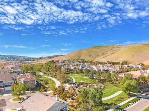 View/Area - 34 Clifford Ln, Ladera Ranch, CA 92694 photo 1 of 3