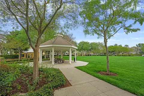 Exterior - 34 Clifford Ln, Ladera Ranch, CA 92694 photo 7 of 9