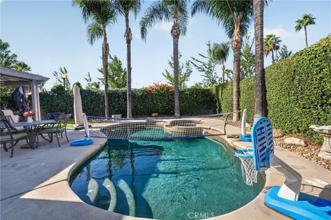 Exterior - 13673 Berkeley Ct, Fontana, CA 92336 photo 11 of 17