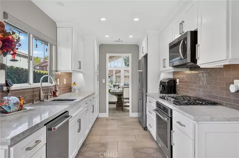 Kitchen - 13673 Berkeley Ct, Fontana, CA 92336 photo 1 of 4