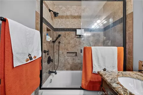 Bath - 13673 Berkeley Ct, Fontana, CA 92336 photo 2 of 4
