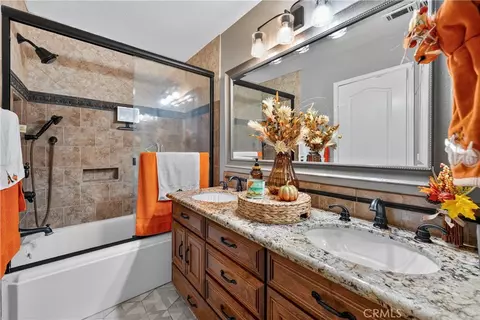Bath - 13673 Berkeley Ct, Fontana, CA 92336 photo 1 of 4