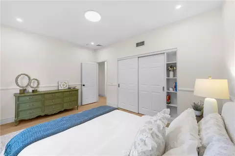 Bedroom - 48 Parkcrest, Irvine, CA 92620 photo 7 of 10