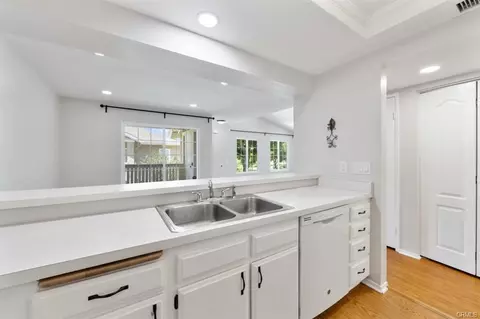 Kitchen - 115 Greenfield, Irvine, CA 92614 photo 5 of 6