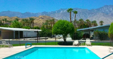 7 Club Circle Dr, Palm Springs, CA 92264