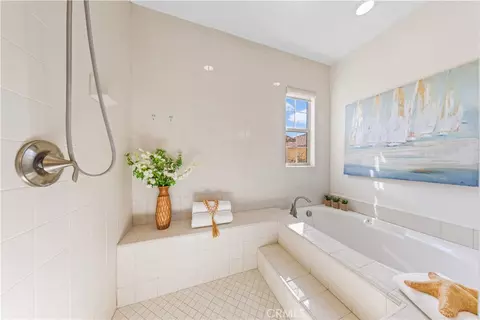 Bath - 191 Firefly, Irvine, CA 92618 photo 4 of 5
