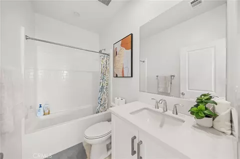Bath - 324 Merit, Irvine, CA 92618 photo 2 of 2