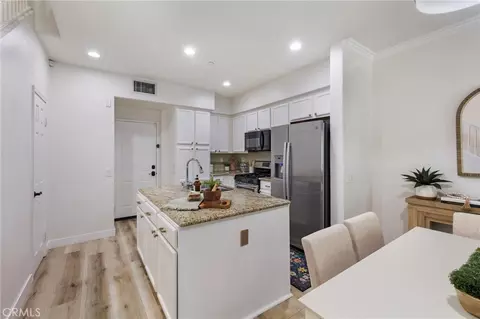 Kitchen - 33 Quartz Ln, Ladera Ranch, CA 92694 photo 1 of 2