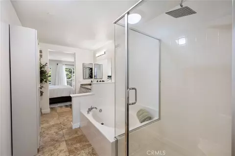 Bath - 33 Quartz Ln, Ladera Ranch, CA 92694 photo 3 of 4