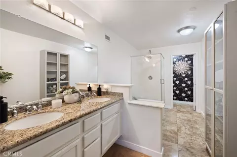 Bath - 33 Quartz Ln, Ladera Ranch, CA 92694 photo 2 of 4