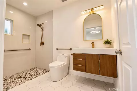 Bath - 17841 Collins, Villa Park, CA 92861 photo 4 of 7