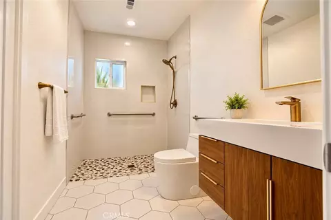 Bath - 17841 Collins, Villa Park, CA 92861 photo 3 of 7