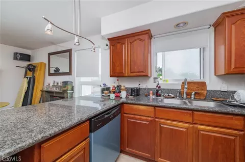 Kitchen - 636 E 220th, Carson, CA 90745 photo 2 of 3