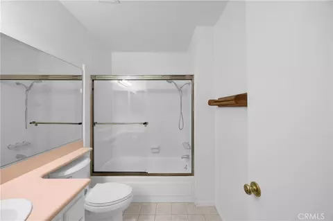 Bath - 14296 Suffolk, Westminster, CA 92683 photo 6 of 7