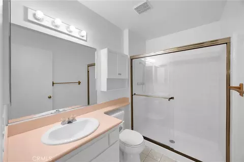 Bath - 14296 Suffolk, Westminster, CA 92683 photo 5 of 7