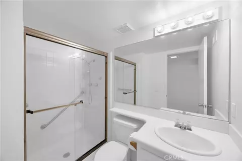 Bath - 14296 Suffolk, Westminster, CA 92683 photo 2 of 7