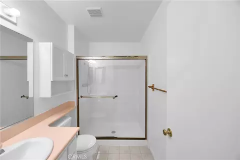 Bath - 14296 Suffolk, Westminster, CA 92683 photo 4 of 7