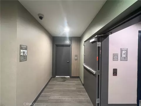 Entry Way - 39 S Los Robles #3002, Pasadena, CA 91101 photo 1 of 3
